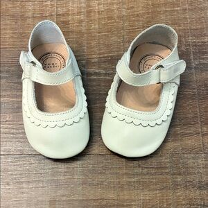 Whim + Wander Mary Jane Baby Shoes Cream Size 2